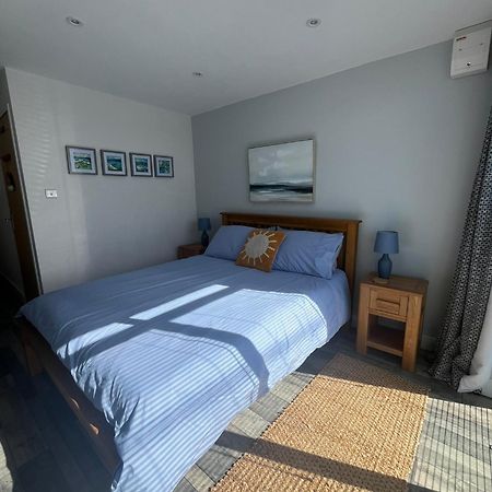 ואלי Entire Guest Suite In Four Mile Bridge, Rhoscolyn מראה חיצוני תמונה