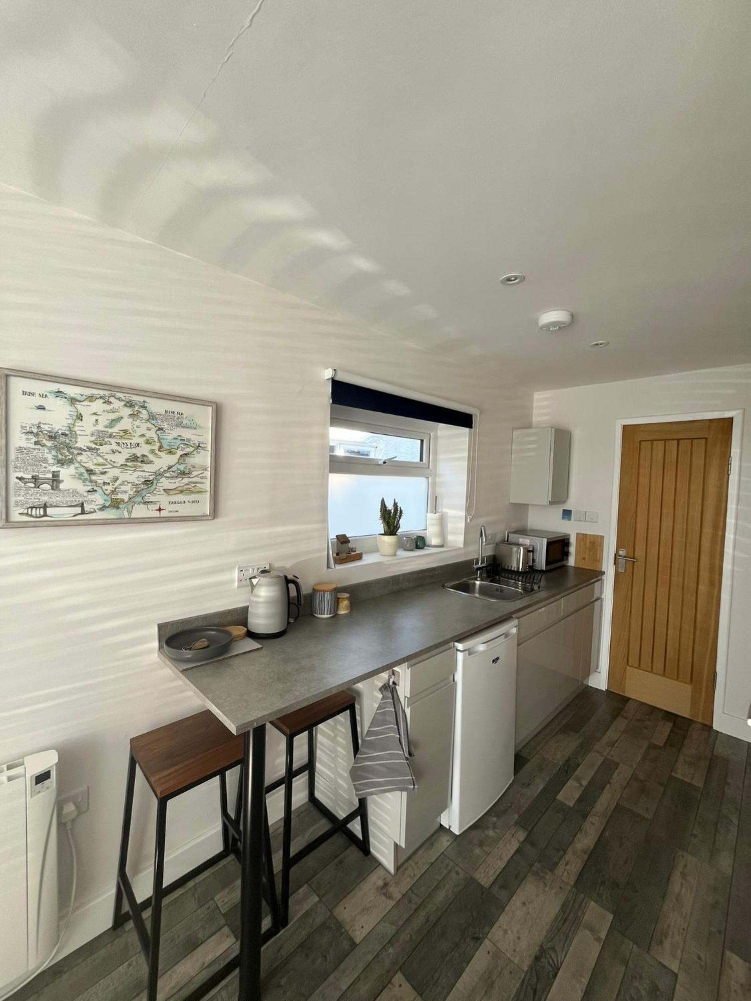 ואלי Entire Guest Suite In Four Mile Bridge, Rhoscolyn מראה חיצוני תמונה
