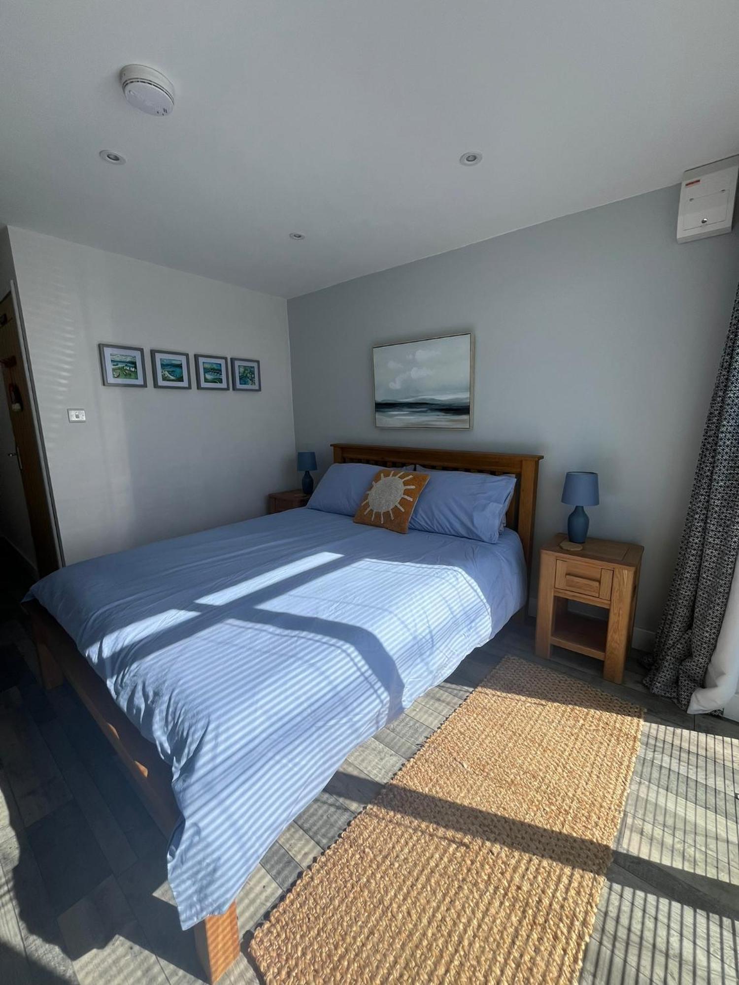 ואלי Entire Guest Suite In Four Mile Bridge, Rhoscolyn מראה חיצוני תמונה